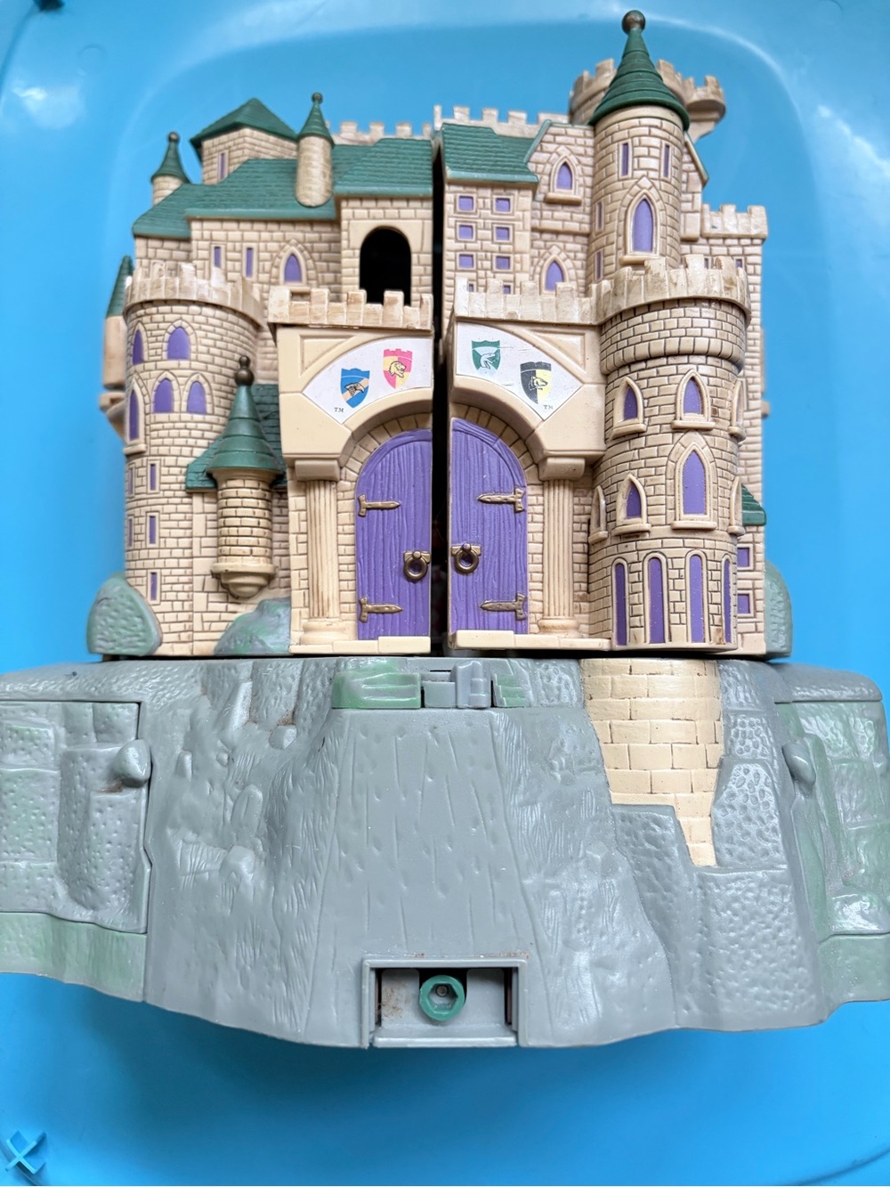 Vintage Polly Pocket Harry Potter Mattel 2001 castle with figurine